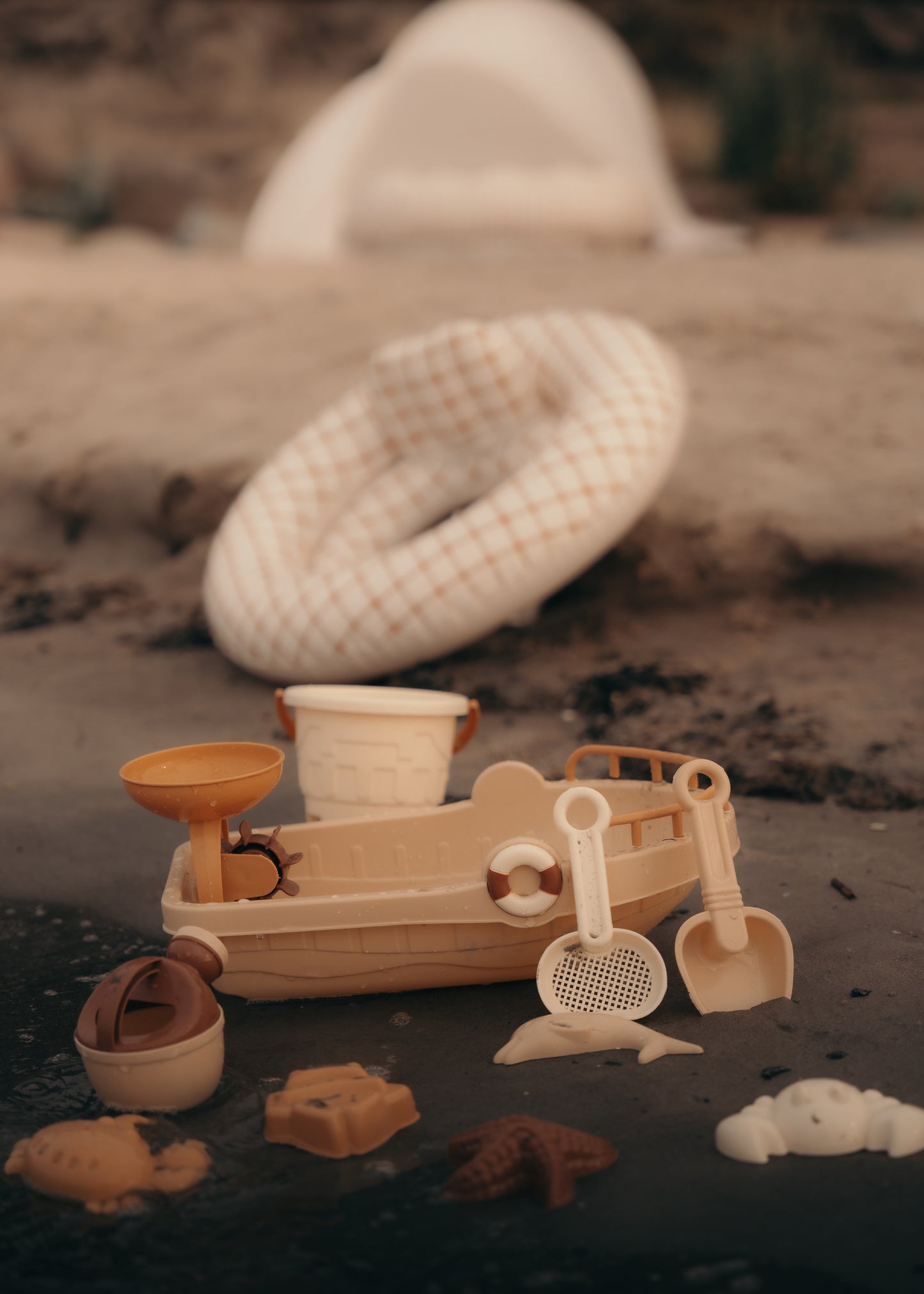 ALL ABOARD - NEUTRAL COLORS