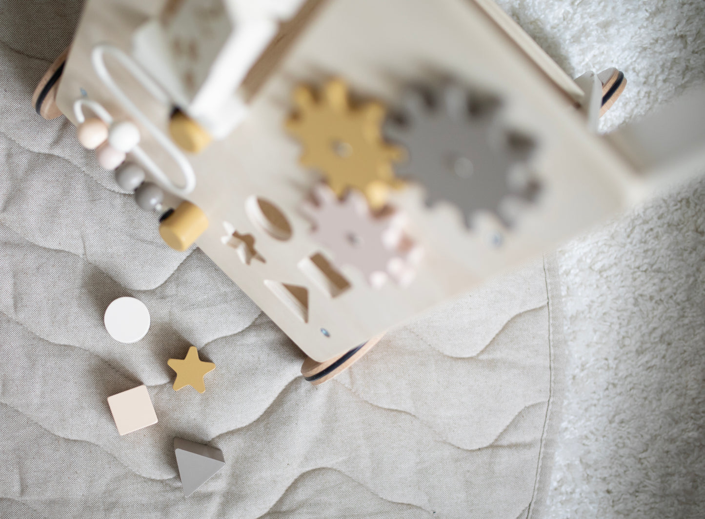 Karrocë aktiviteti për fëmijë