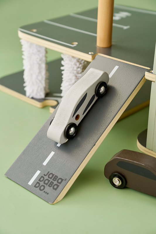 Garazhd parkimi makina