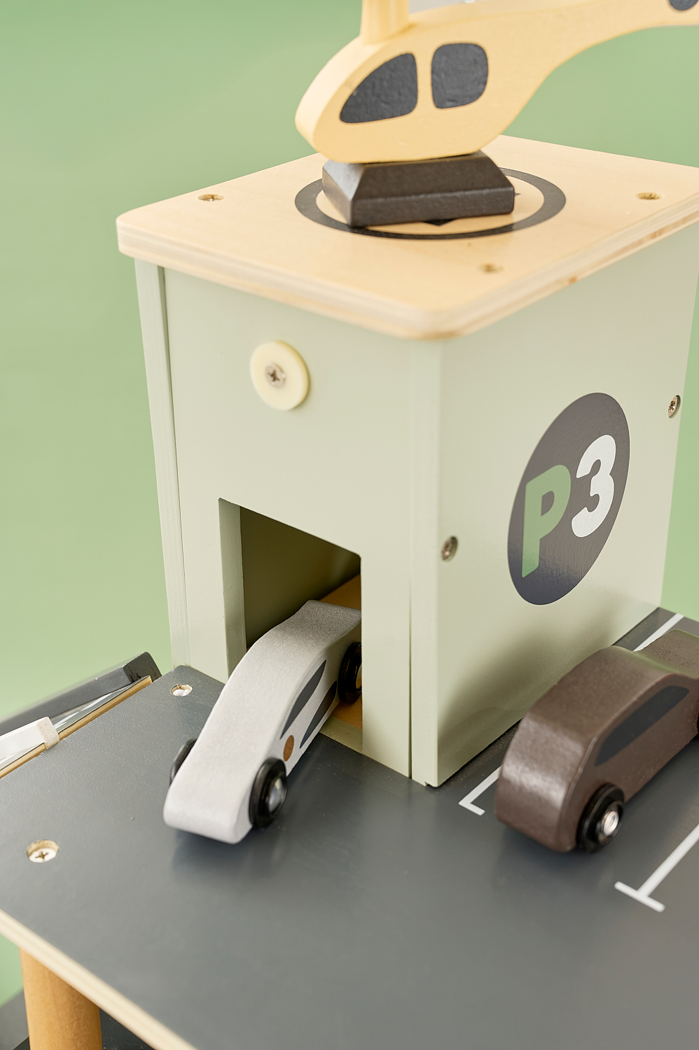 Garazhd parkimi makina