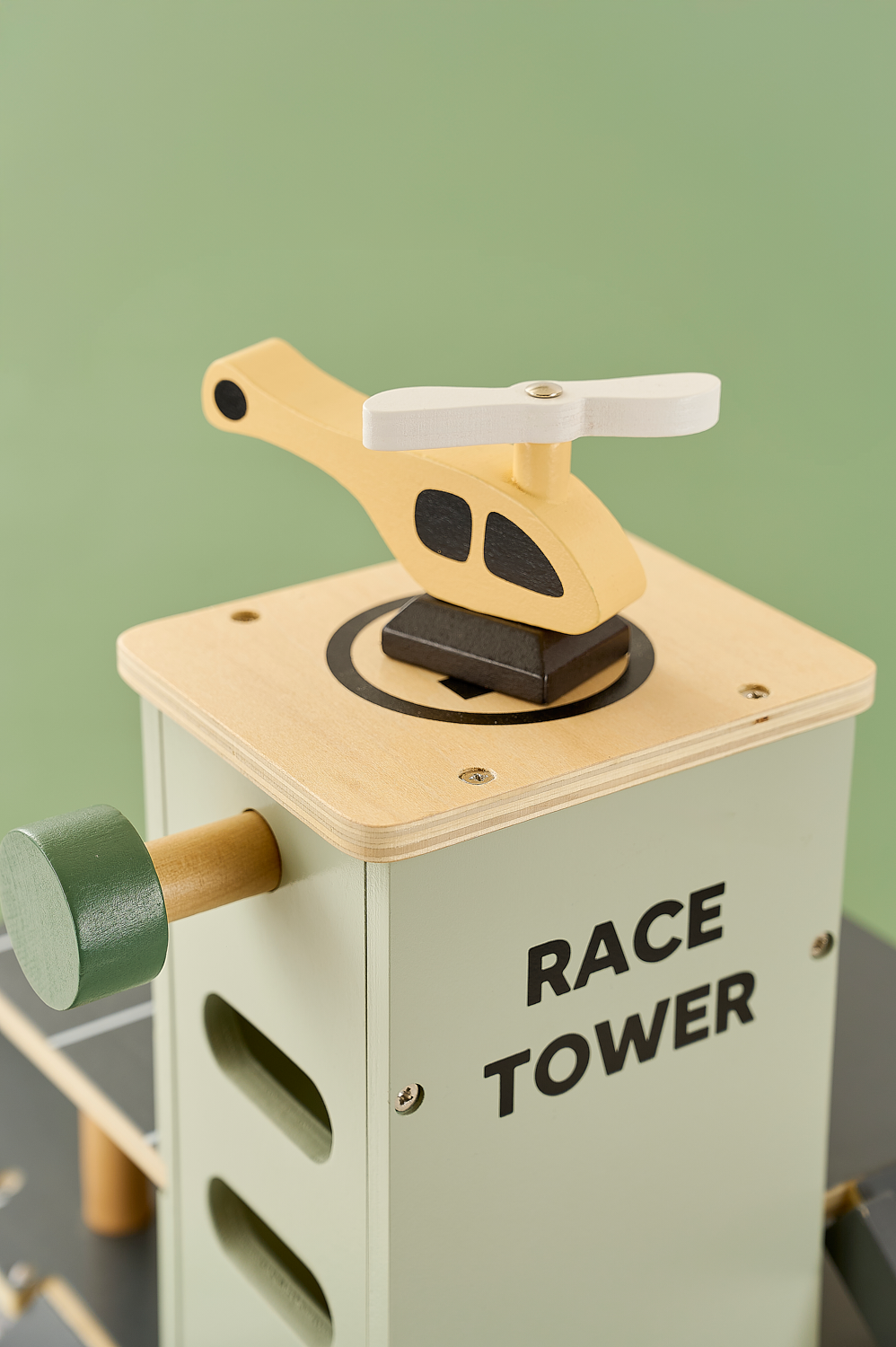 Garazhd parkimi makina