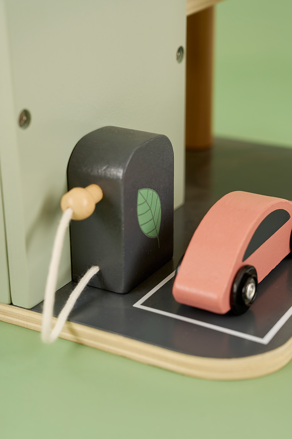 Garazhd parkimi makina