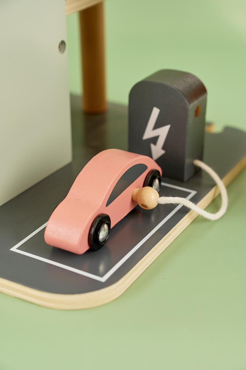 Garazhd parkimi makina