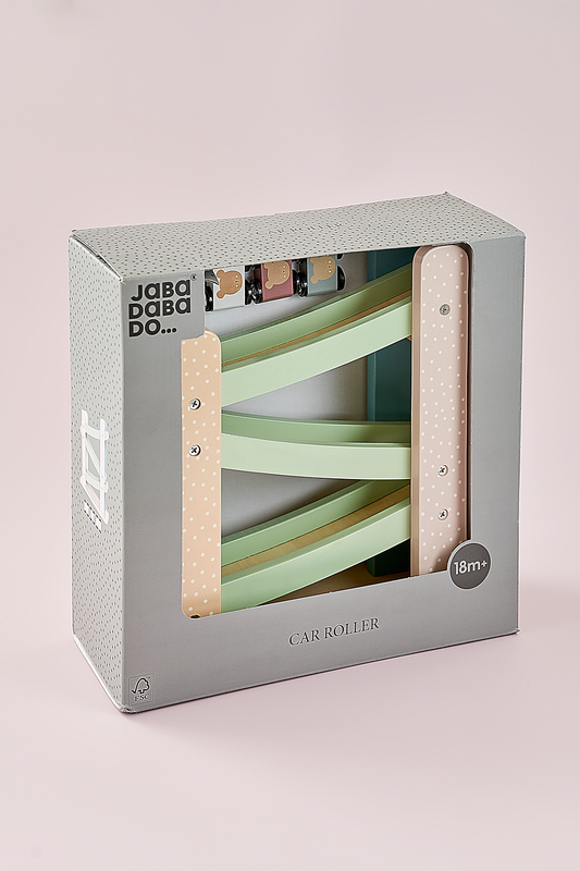 Pistë makinash prej druri – për garuesit e vegjël