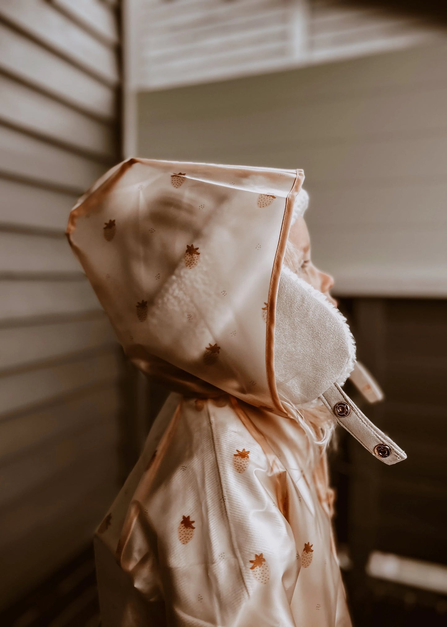 Drizzles - Rain Coats - Strawberries Mood